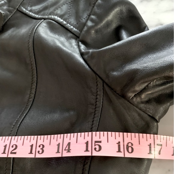 Danier leather slim moto jacket with gold zippers, light weight no bulk size S - Picture 11 of 12